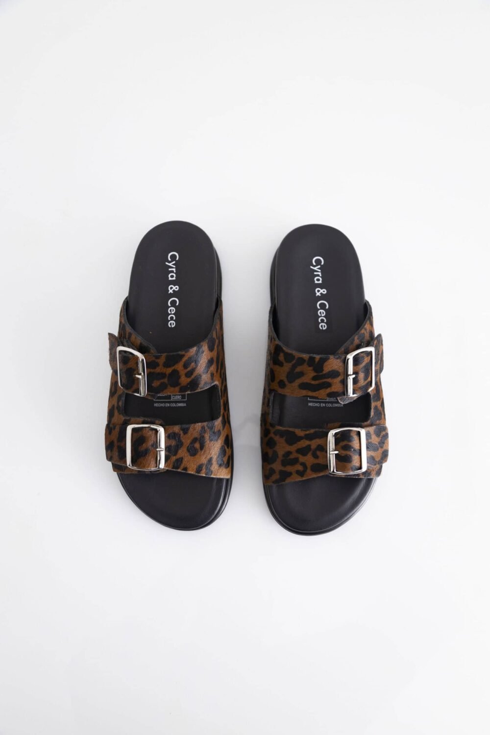 sandalias en cuero de leopardo