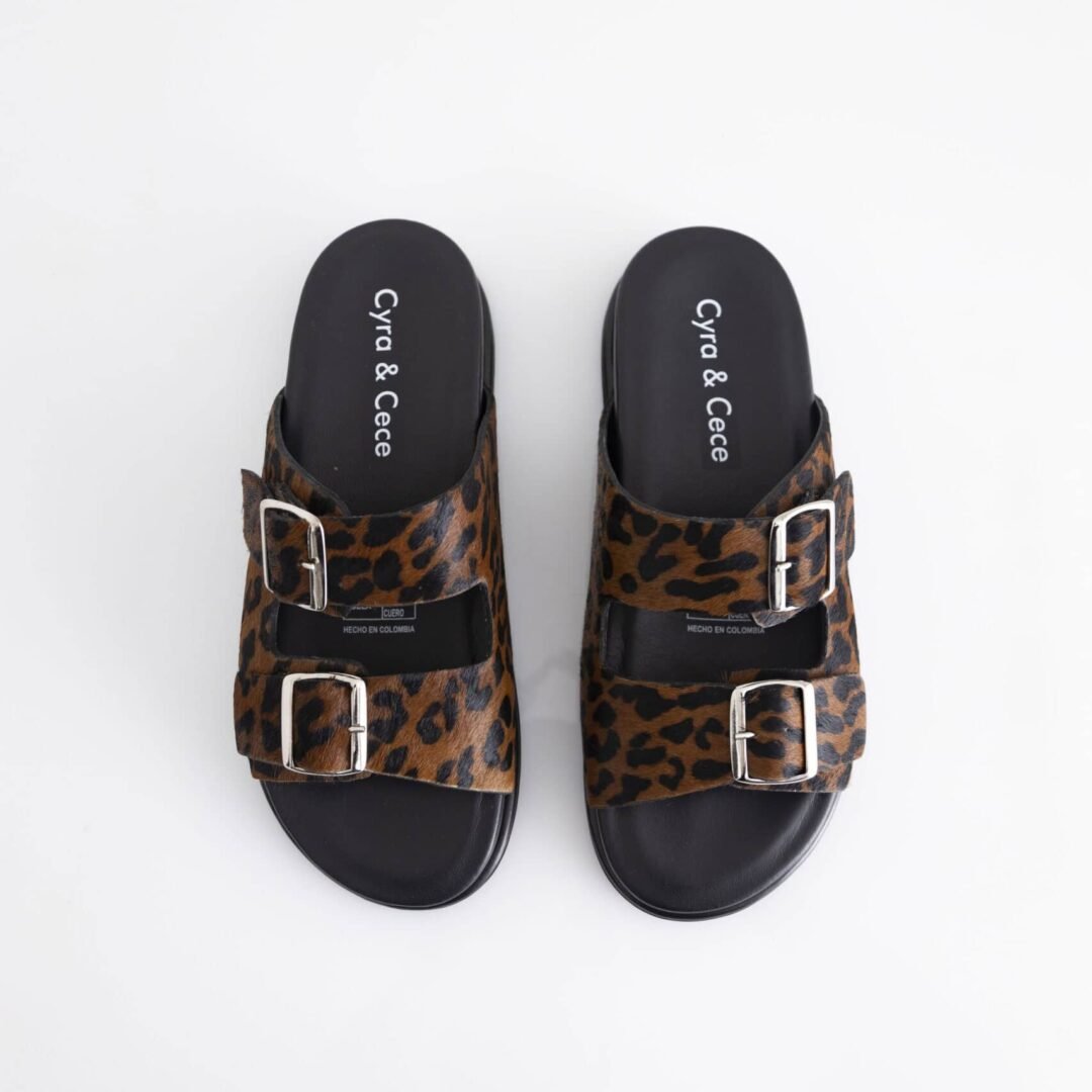 sandalias en cuero de leopardo
