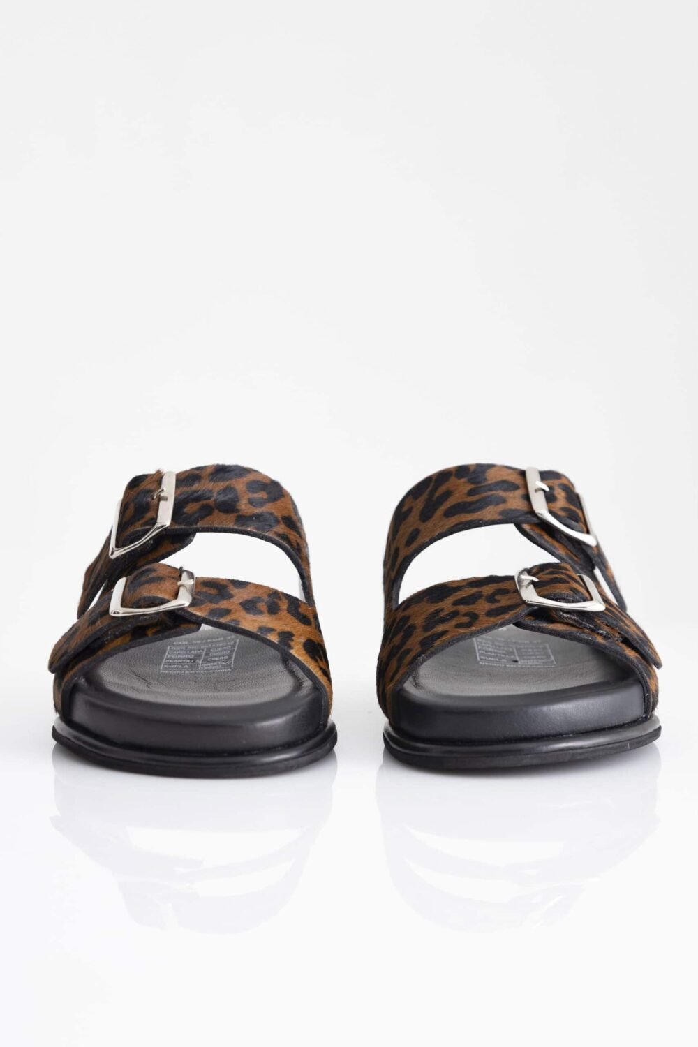 sandalias en cuero de leopardo