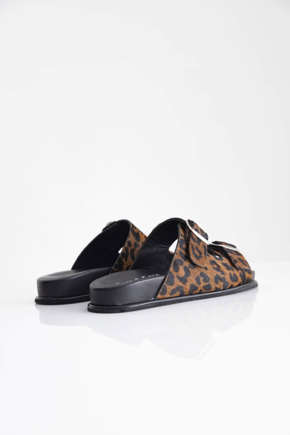 sandalias de cuero de leopardo